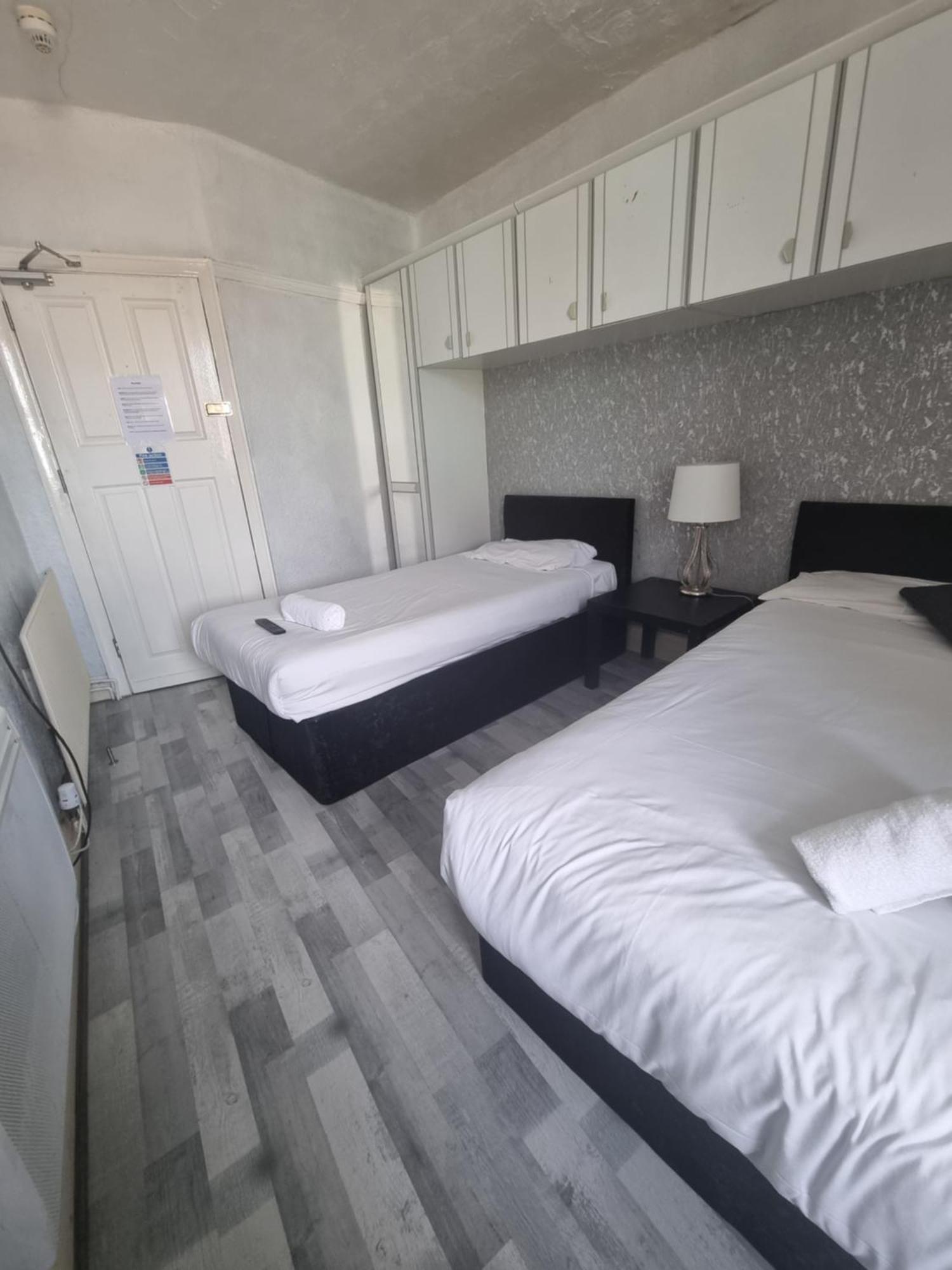 Burlington West Hotel Blackpool Room photo