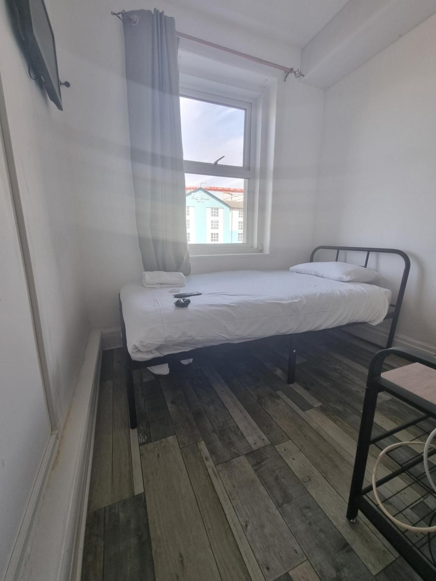 Burlington West Hotel Blackpool Room photo